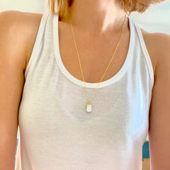 Long pearl pendant, the perfect summer accessory